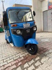 للبيع موديل ٢١ امعمر دوس بس دراجه مكفوله رقم و سنويه اب اسمنه مال جناي...