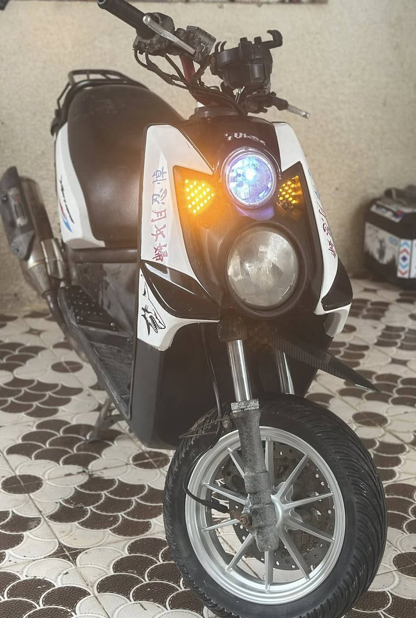 ⚠️سلام عليكم. سكنس جبلي. موديل 10عليه تزوير بيه حلو دراجه حلوه و نضيفه و كامله من كلشي. بيه ويل و دبل خلفي و ستيرن  و بكلايت 13 جاملغ امامي و دراجه لوانه احمر جارد مغلفه جامليه  سعره  مليوان و ميه و بيه مجال حك جيه *********** اهذا رقمي مكاني ديالى خالص 🚨
