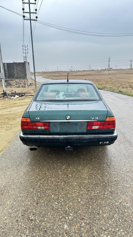 Bmw 730 موديل92
السياره محركها حلو وزينه كاعده بس بيها البك واكف يرادلها دعافيس شوي  السيارة بأسمي ورقمها الماني دولي 
سعرها 40 
وللأستفسار اكثر  على الرقم ***********
