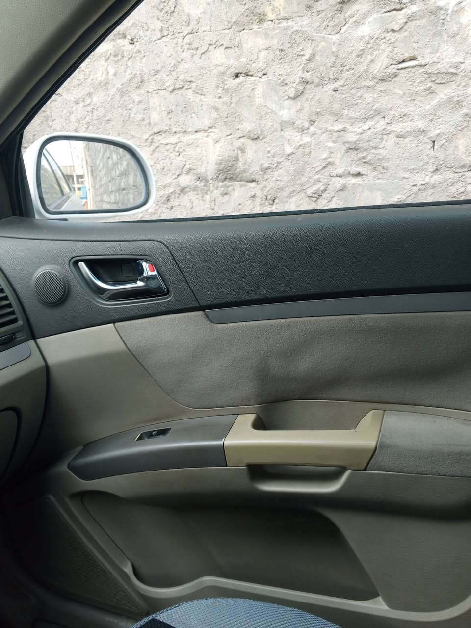 سلام عليكم امكراند c7 2013 رقم بغداد باسم ولد صديقي نضيفه كلش سياره بلاديه بيها بنيد مرشوش وباقي نضيف مابيها لاخياس ولاضربه قويه نضيفه سياره اخت جديده بعدها بلاديه مكانها بغداد 
***********
***********
السعر 65وبيها مجال
