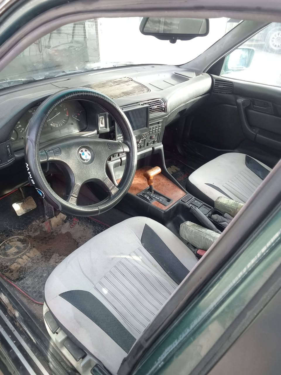 بي إم ٥٢٥ مسكر عدل حدادية كامل رقم بغداد هزة جديد السعر ٦٠ورقة بيها مجال
***********
