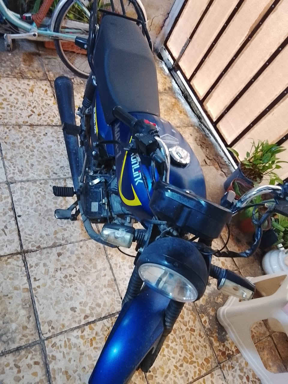 دراجه شاينك موديل 2024 نظيفه اي نقص مابيها كلشي بيها بلادي بيها ورقه وحده ومكاتبه مال معرض يعني ورقتين السعر 700 الف المكان بغداد صليخ الشراي يتفضل خاص


**إذا كنت صاحب هذا الإعلان وتريد حذفه لأي سبب، رجاءا أرسل رسالة إلى الدعم الفني**