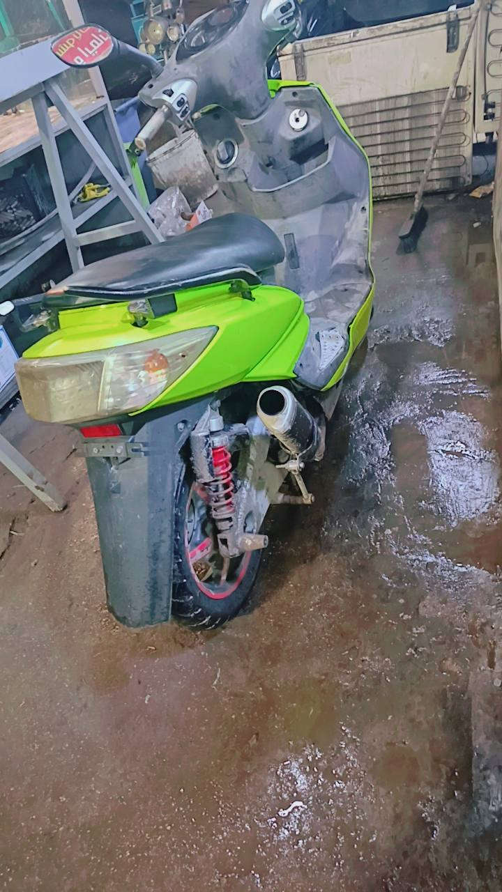 سلام عليكم سكنس فحل ياباني دراجه حلوه و مصبوغه جماليه مكينتهه ما ملعوب بيهه نكره بكل وكت دراجه حلوه و نضيفه ما نقصهه شي سكن دوره رقم صاحب الدراجه
سعر 750 و بيهه مجال حك جيه
‏‪***********‬‏
