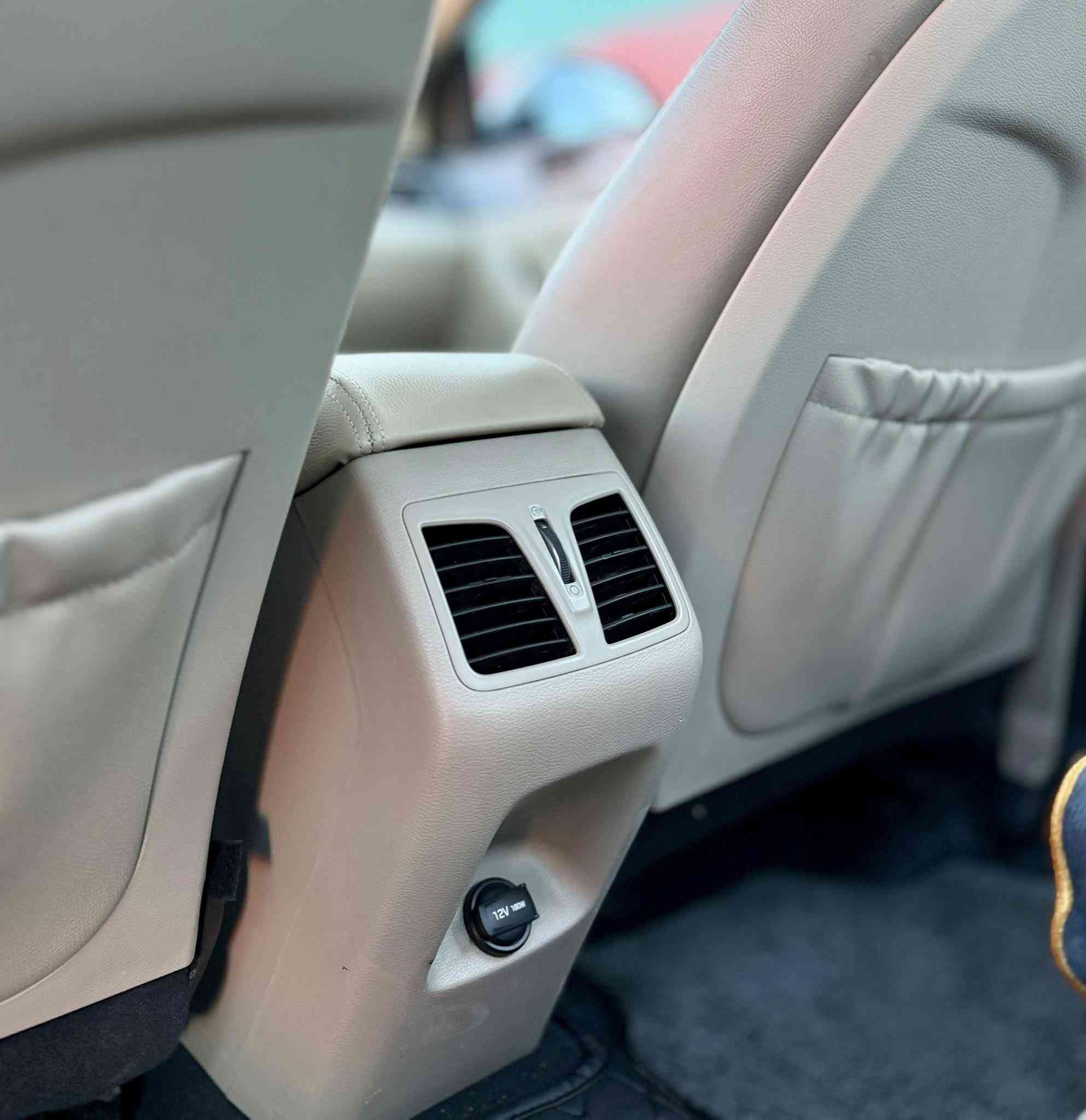 للبيع فقط سوناتا خليجي 2018 
السياره مكفولة 
عدا بارد مكانين 
وحالوب كلش خفيف بل قمارة والجنطة فقط مامبين سونار مرفق بل صور
رقم بغداد بأسمي سنوية مجدده وهزة كامله 
المواصفات 
محرك 2400 دوش 
كشن كهرباء 
تبريد قطعتين 
ترحيب 
مري شفط
كامرة 
حساس خلفي 
السيارة نضيفة وبوضع الشركة
ماشية 130 الف حقيقي
تخم تاير 
حدادية جديدة 
دسكات جدد
برغي ما عايزة 
السعر 160 مجال بسيط جداً 
العنوان نجف 
للاستفسار 
***********
***********
