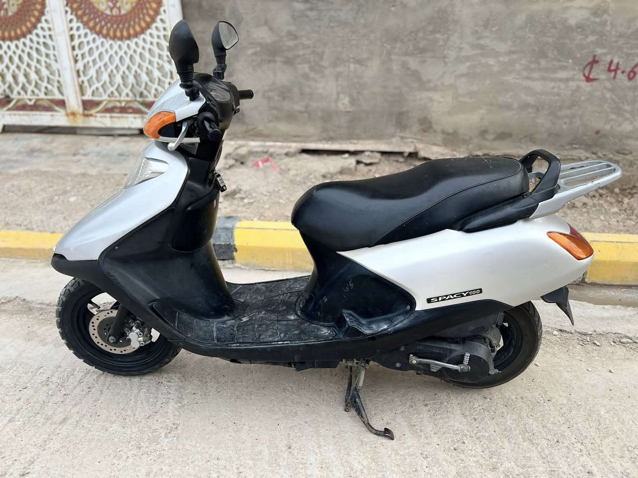 سلام عليكم دراجه اسبيسي ياباني كفاله عالمه من كلشي السعر 1650وبيه مجال رقم الهاتف *********** العنوان كوت زين القوس
