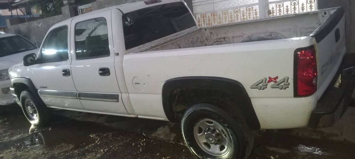 سلفادور ٢٠٠٥ رقم انكليزي بغداد فحل بدي قصير كشر بلاد سيارة جاهزه سعر ١٠٠ بيها مجال للشراي رقم ***********
