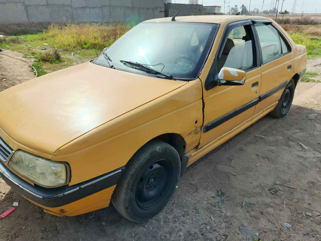 لبيع سيارة بيجو 405موديل 12 سنويه صار 4اشهر صاقطه مصفره هيئة وغرامات تبريد تدفئه كهربائيات كله شغاله تخم تاير تحويل ثاني يوم كير ومكينه خير من الله مكاني كوت واسط للتواصل ***********
