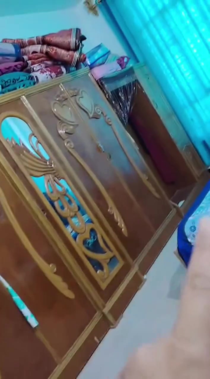 غرفة اخشاب نضيفه السعر مليون وبيه مجال قليل للاستفسار الاتصال بالرقم *********** او خاص
