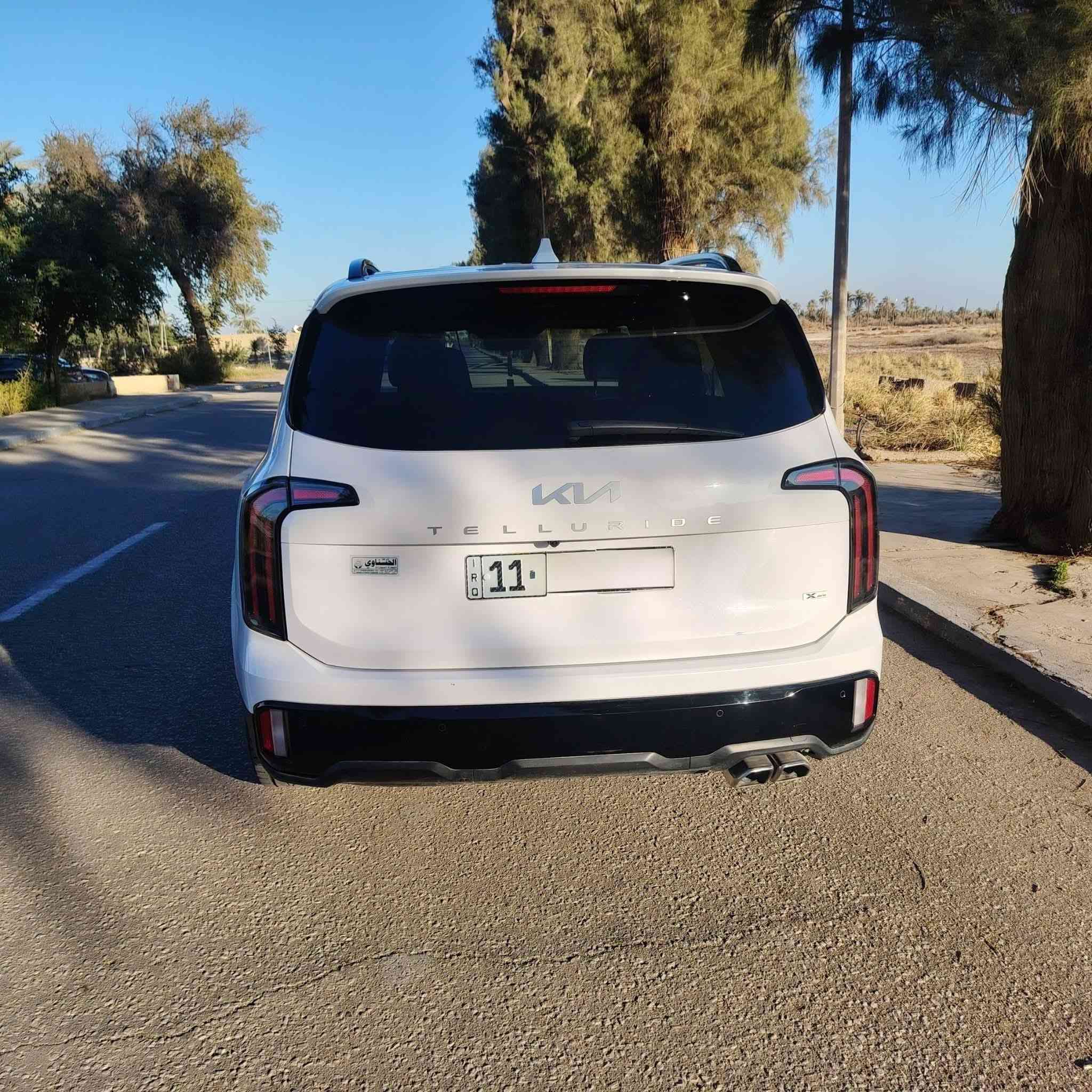 تولارايد وارد امريكي موديل 24
ماشية 6800
١. فول مواصفات 1/1 X Pro
٢. فتحات سقف عدد 2
 ٣. تدفئة تبريد في الكشن
 ٤.كاميرات عدد ٥، 360 درجة
٥.جنطة كهربائية
وبعد هواي مواصفات.... 
 حادثها جدا بسيط لا براكيت ولا بدنه  وصور الحادث مرفق في الصور
السعر 360 ورقة
للاستفسار ***********
غير متواجد على الفيس
