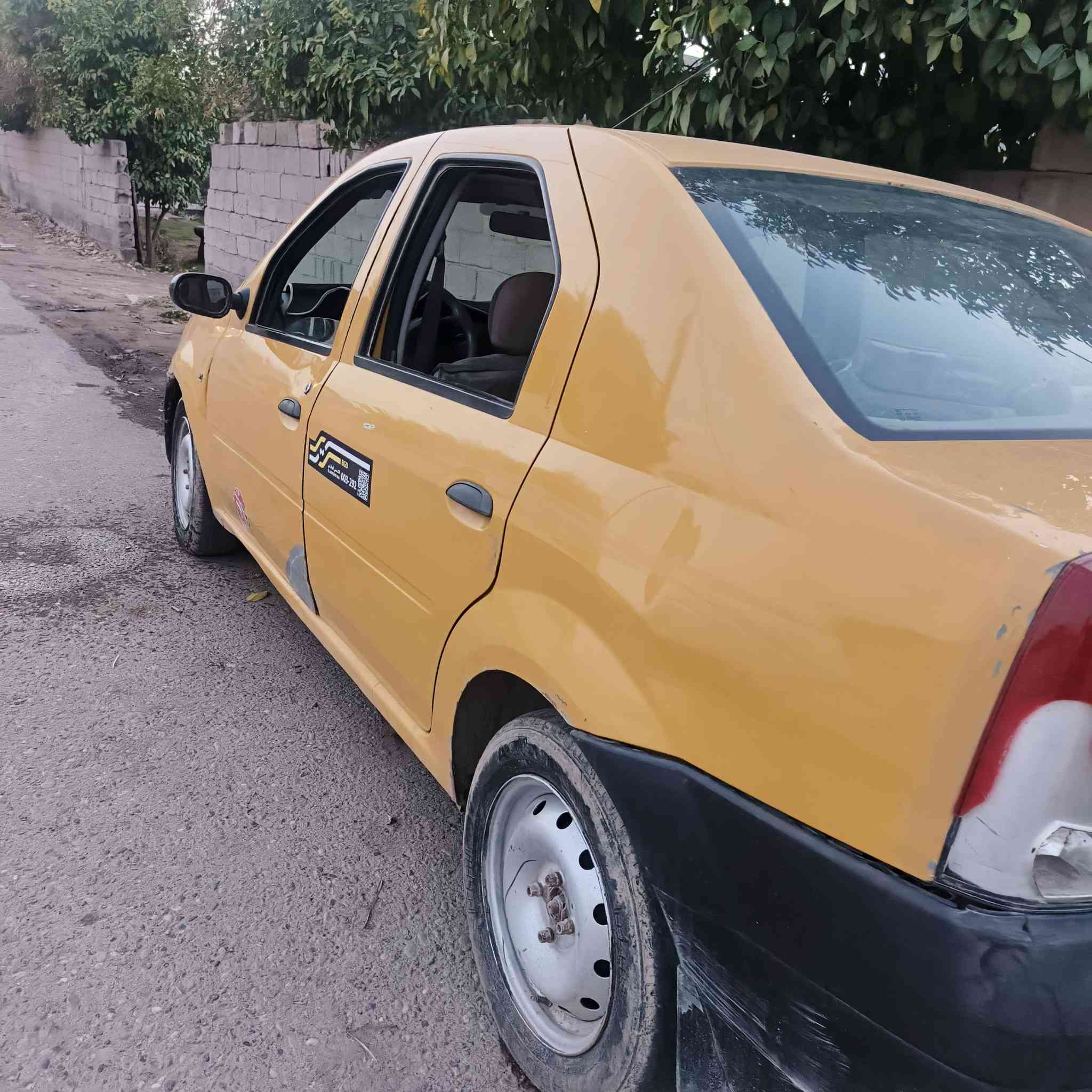 سلام عليكم
رينو لوكان موديل2009 مصفره هيئه وغرامات هزة جديدة سنويه باسمي محرك يدخن وبيها خربطه شويه 
سعرها ٢٨ وبيها مجال حك الجيه واذا أكو مراوس اراوس مكاني بغداد تاجي 
***********
***********
