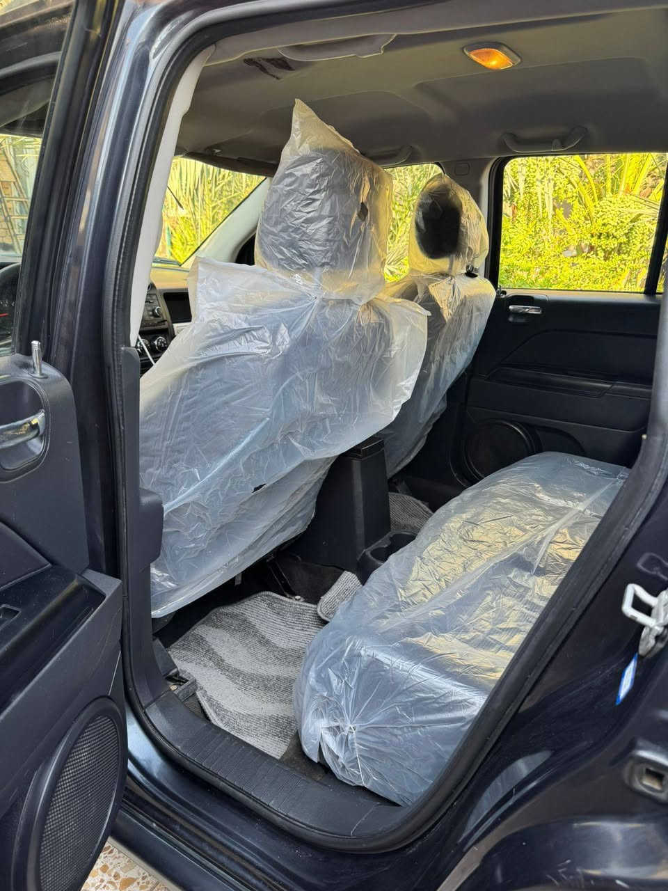 السلام عليكم جيب كومبارس موديل 2016رقم ميسان الإنكليزي سنويه مجدده مكينه 2400 كير جاهزه السياره تخم تاير حداديه وارد كندي مكفوله مكان السياره ميسان السعر105قابل للتفاوض الاستفسار الاتصال على الرقم *********** مكلف بل نشر
