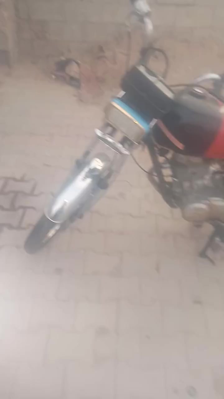 سلام عليكم مرخصد مدير الكروب دراجه اربعه كير كامله كله شقاله شلعه حلوه مكاني صويره بدون وراق مكفوله من سرقه وراقه بسمي وضاعن بكفالتي من سرقه رايده 250 مامتواجد عالفيس  قله ***********
