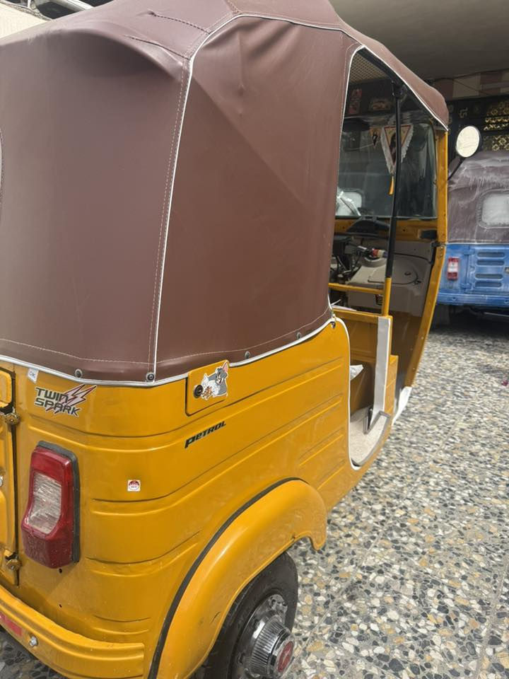 السلام عليكم تكتك للبيع مديل 2020 شهر ١١ رقم وسنويه بغداد انكليزي مكينه نضيفه كشره نضيف العنوان الكماليه شارع المصرف السعر 6100 بلاش ❤️
***********
