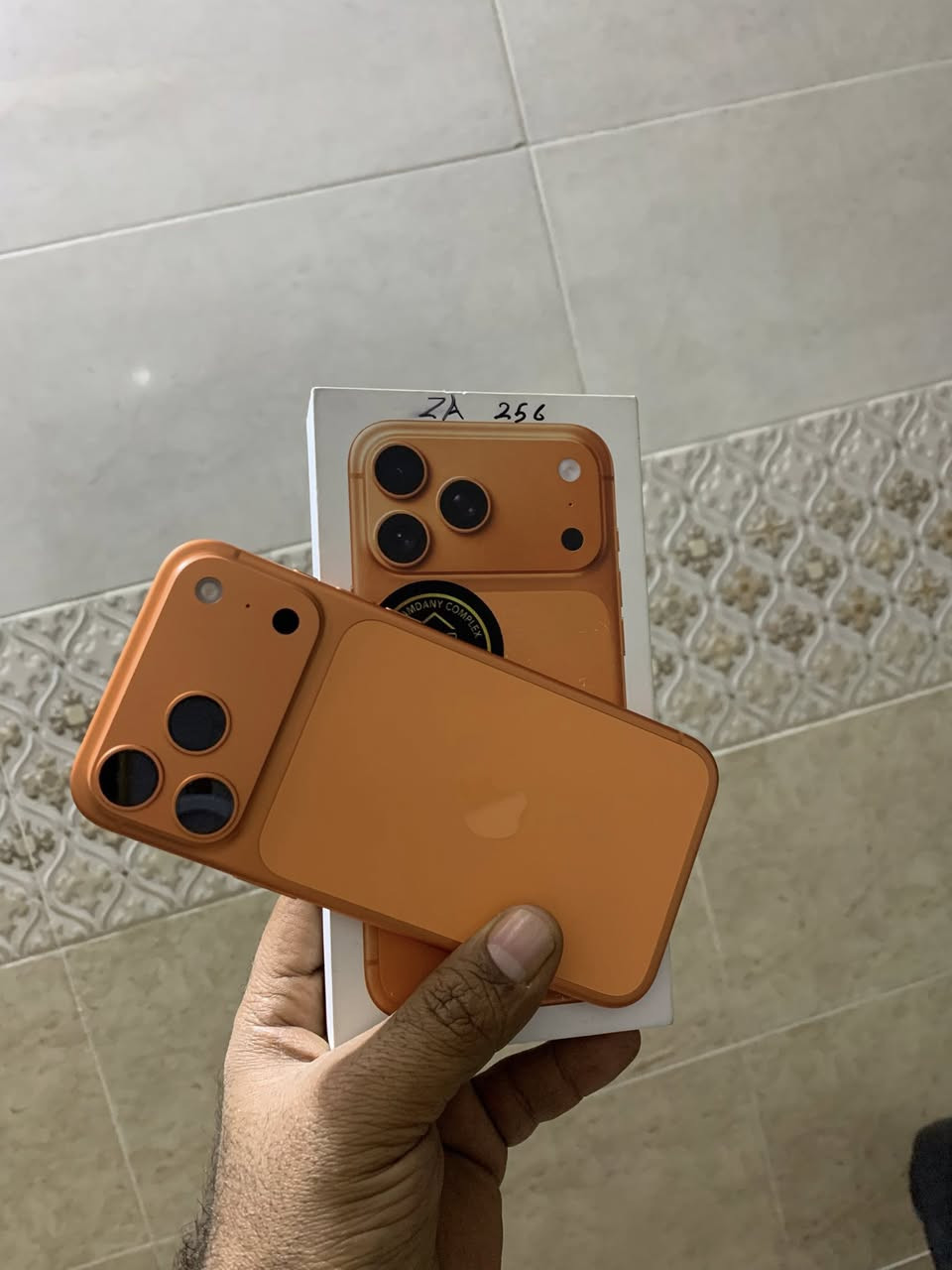 17 برو ماكس سيم كارت 256 عدد الدورات 22 اتصال ***********
