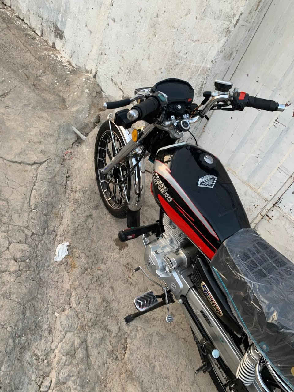 سلام عليكوم شباب مطور نامي توبرو مكينا ٢٠٠ صافي موديلا ٢٠٢٥ وا مكينا ٢٠٢٠ مطور مكفول من كلشي ما بي اي عيب سعر ٧٥٠ وا بي مجال رقم ***********
