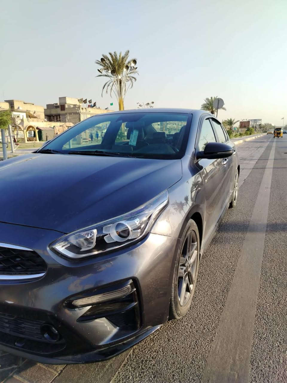 سلام عليكم 
فورتي 2021 جيتي لاين فول ما عده الفتحه 
حادث فقط بنيد والجاملغ بارد 
كفاله الشاصي والغد والدواخل كله كفاله كير محرك كفاله سياره فول ما عده الفتحه 
السعررررر(125) وبيها مجاللل 
موقع بغداد مدينه الصدر  
رقم الهاتف***********
