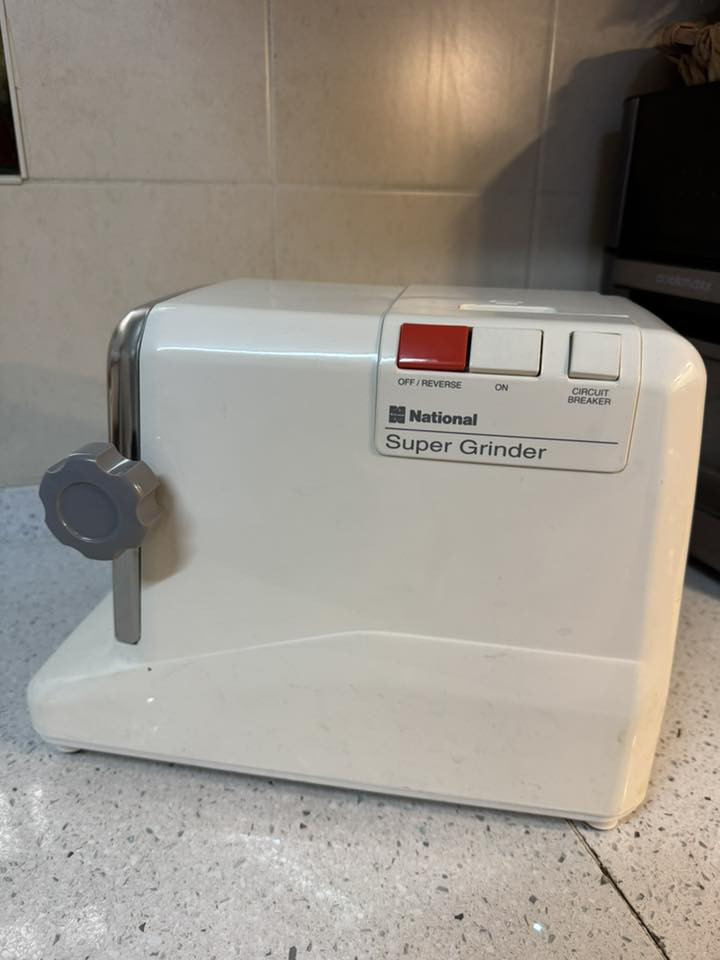 مكينة ثرم لحم G5 للبيع ياباني بالكاروتن غير مستخدم
مكاني بغداد توصيل ما عندي 
للاستفسار ***********
