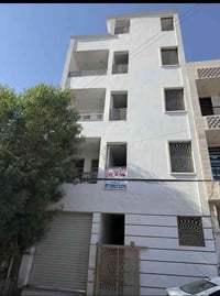 تتوفرشقق للإيجار طابق الثاني والثالث والرابع  في منطقه الاعظمية قرب ال...