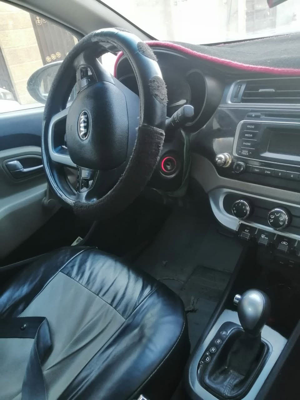 كيا ريو
كيا ريو
وارد أمريكي
محرك جي دي اي. محرك مكفول نضيف كلش
ضربة بالجاملغ الخلفي
سيارة جاهزه بطارية جديدة
السعر 89وبها مجال تفاصيل اكثر اتصل عل رقم 

0 770 068 0353
