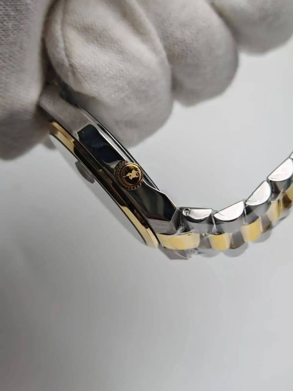 مزاااااااااد مزاااااااااد 
يوجد لدينا اليوم مزاااااااااد جديد لساعه فخمه وانيقه 
الساعه بولو رالف امريكي اصلي موديل حديث تاتيكاملة المرفقات  مع الظمان سنه كامله 

فتحة باب الساعه 35 دولار  واقل رفعه 5دولار

يبدا المزاد الان وينتهي  اليوم ساعه 4 ليلا 

الساعه امريكي 
ارقام لامينوس 
عقارب لامينوس 
منفذ شهري
قطر 40
بدن ستانلس ستيل
طلاء ثابت
ضد الماء 50متر
قفل فراشه 
 تاتي كاملة المرفقات مع الظمان سنه كامله 
يوجد توصيل لجميع محافظات العراق


**إذا كنت صاحب هذا الإعلان وتريد حذفه لأي سبب، رجاءا أرسل رسالة إلى الدعم الفني**