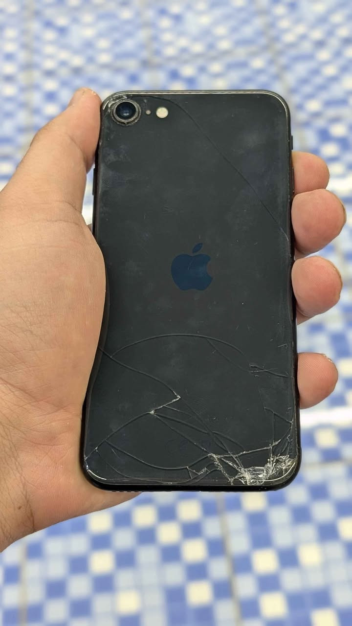 iPhone SE الجهاز تخطي السيم كارد ما يشتغل ذاكره 64 بطاريه 84 والظهر مكسور ما باقي كل شيء بشرط كويسينجاك, أربيل


**إذا كنت صاحب هذا الإعلان وتريد حذفه لأي سبب، رجاءا أرسل رسالة إلى الدعم الفني**