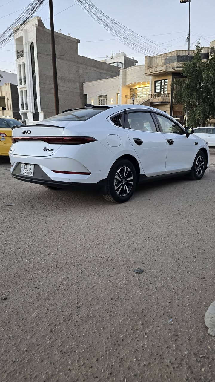 جن بلاص الفول للاخير مو عاديه انتبه اخويه فووول
ماشيه 710 كيلو ع البانزين
ماشيه 1000 على كهرباء 
غراضها ممستخدمهن 
ذابلها غراض فوك ال400 الف بالعافيه عليك
السعر 21 مليون و300 وبيها مجال 
العنوان شارع فلسطين
سياره باسمي
***********
