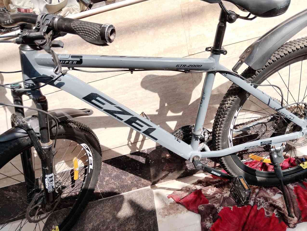 سلام عليكم باسكل اوربي  المنيوم  ماركت ايزيل باسكل سريع كلش خلفي6 نمر امامي 3 نمر  GTR  حجمه 27 قفله 100الف *********** واتساب
