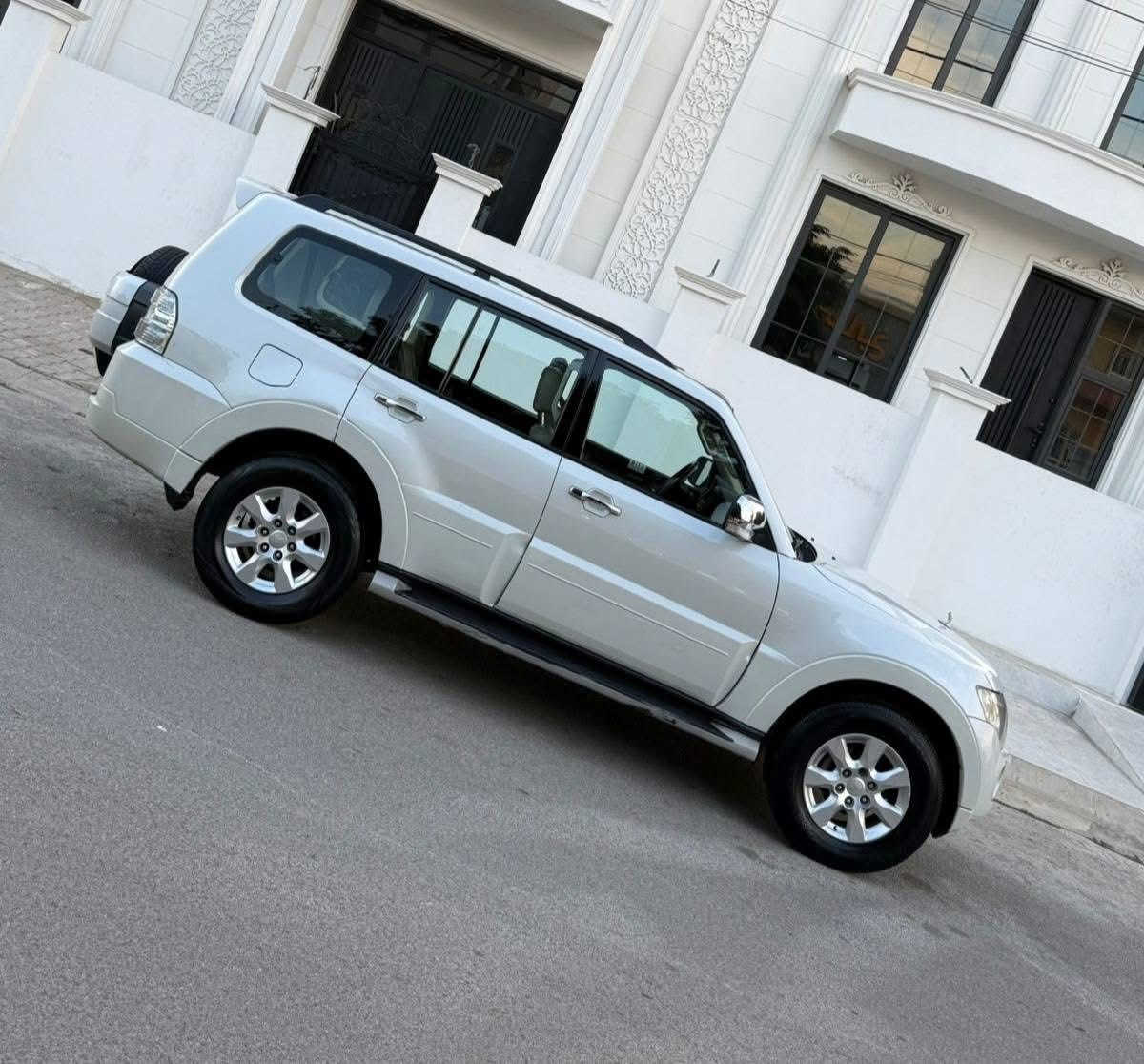 ميتسوبشي باجيرو للبيع 2014 موصفات حبتور 
اعلى فئه فول موصفات  السيارة كفالة عامة السعر 158وبيها مجال
***********
