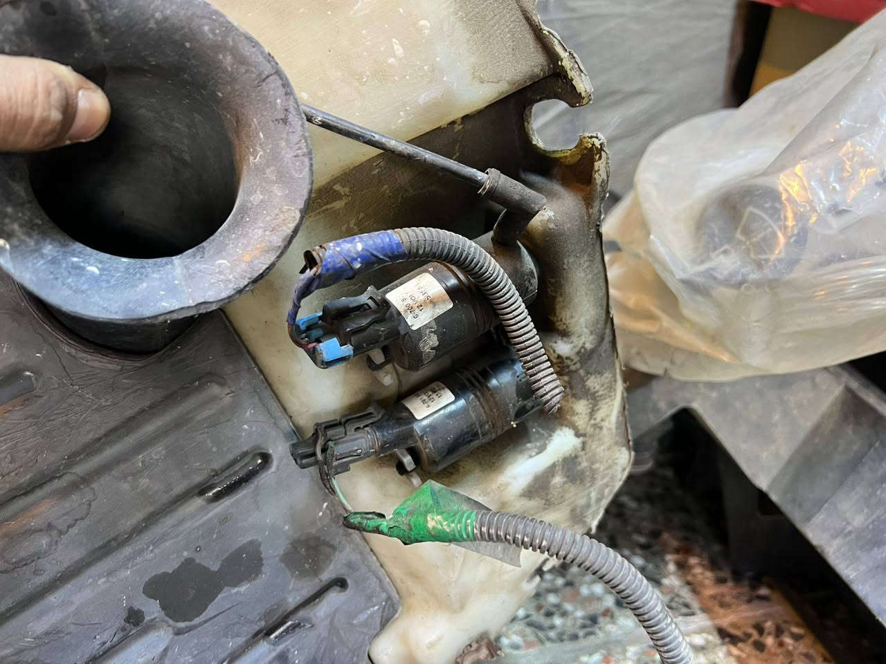 بلايزر / انڤوي
شوته كامله مع دبه ماء زركات وماطور زراكات أمامي خلفي

تفصيخ 

موديل 2003/2009

***********
