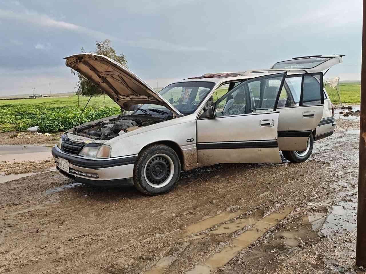 السلام عليكم من رخصت الادمن 
للبيع او مراوس مكانه طوز خرماتو

اوميكا ستيشن 2600 

مديل 1992

كير محرك شرط 

تخم تاير جديد 

صدر جديد 

رقم كركوك بسمنه 

سياره بلاديه مكفوله كفاله عامه من صبغ وبوليش 

 بيه طخه بسيطه طرف سايق جاملغ خلفي تتعدل بارد


**إذا كنت صاحب هذا الإعلان وتريد حذفه لأي سبب، رجاءا أرسل رسالة إلى الدعم الفني**