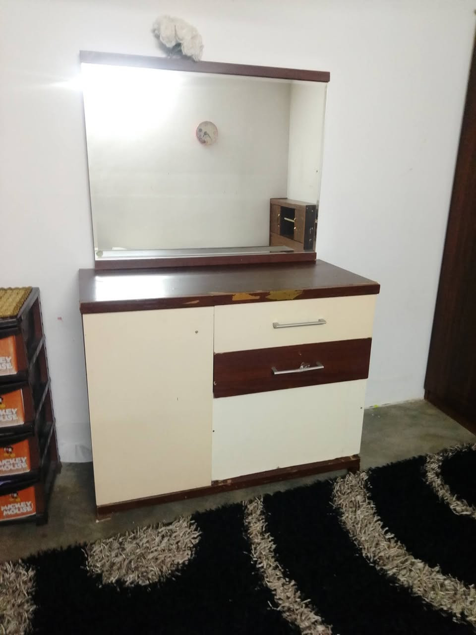 سلام عليكم بنات عندي هاي الغرفه للبيع المكان رابرين سعر 50الف


**إذا كنت صاحب هذا الإعلان وتريد حذفه لأي سبب، رجاءا أرسل رسالة إلى الدعم الفني**