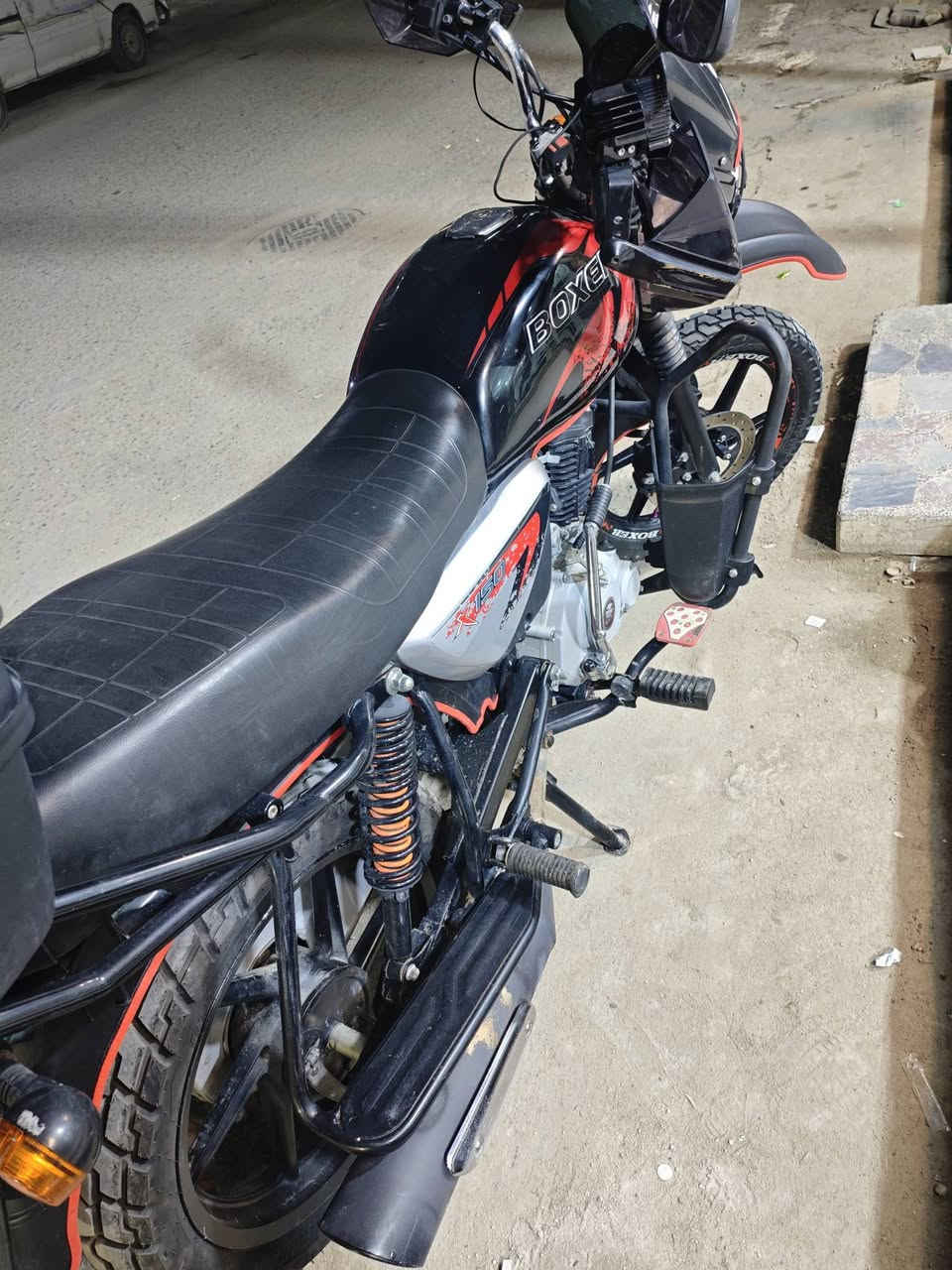 سلام عليكم بوكسر للبيع 23 مكفوله وكيلها سيد خلدون ***********(سعر 1800)
