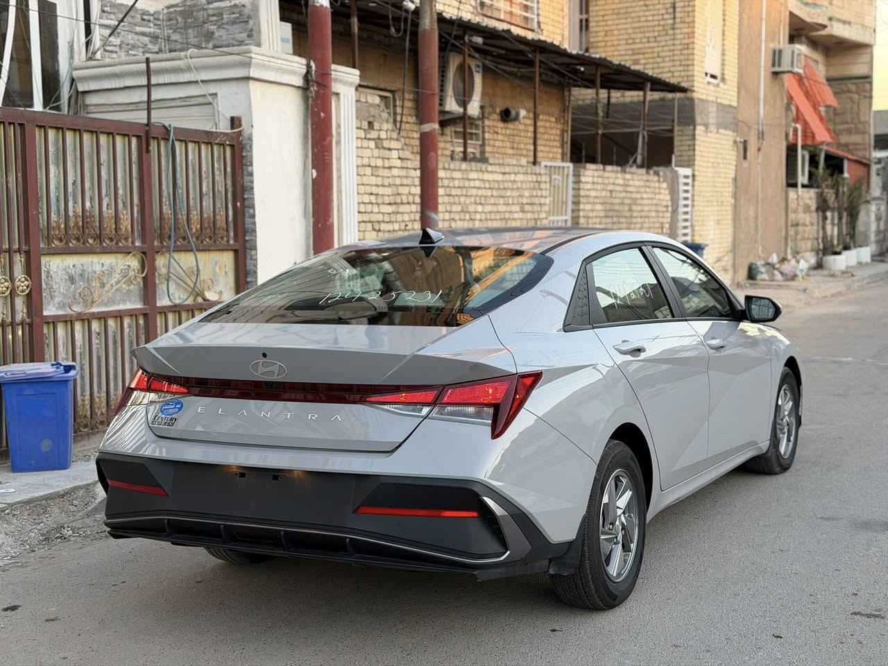 السلام عليكم للبيع فقط 
النترا موديل 2024 لون سمنتي
ماشيه 19 الف بدون حادث بسيط
موضح بالصور بدون ايرباك بدون دواخل 
جاهزه وجديده دخول جديد بسمي بدون رقم 
السعر 146 
العنوان بغداد بلديات 
الهاتف ***********
