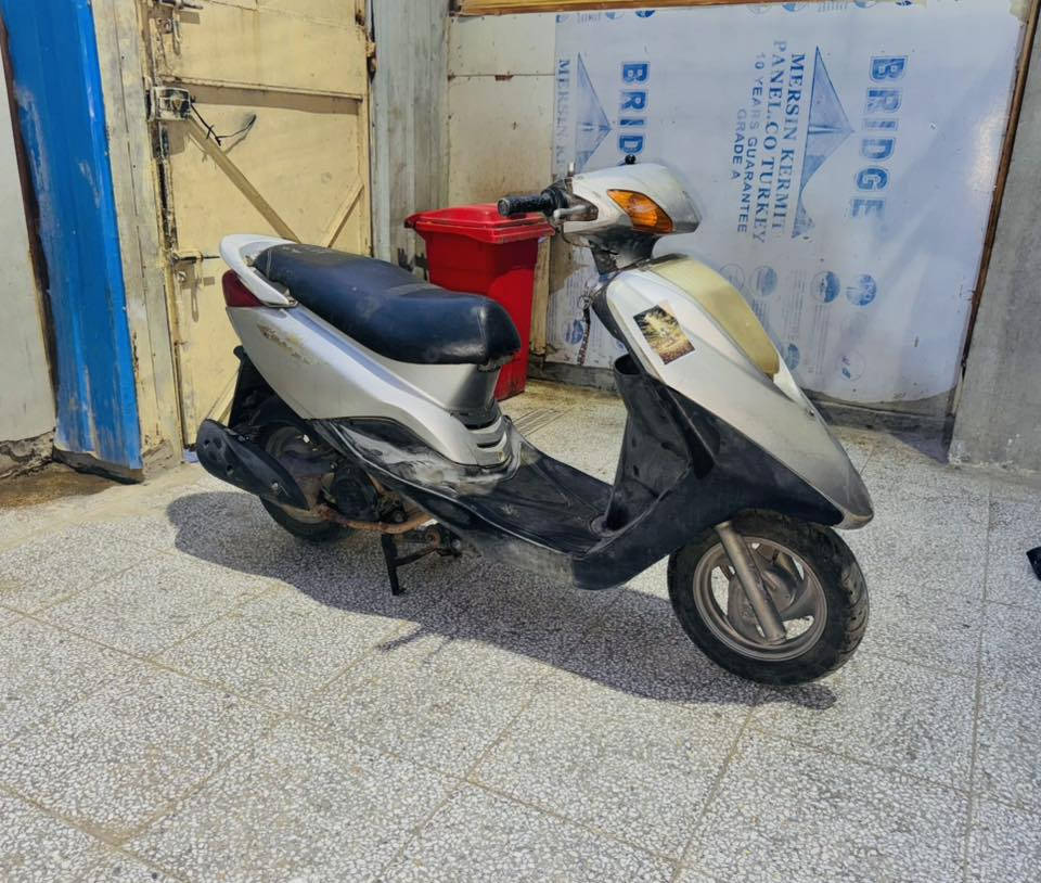 السلام عليكم بريز دراجة تجي شوفهة اذا مفتوح برغي اذا محرك مو مال رمبة تاهذهة بلاش نقص باتري كاعد فقط جيب باتري وتعال يشهد الله بل قران الي ياخذهة يترحماي 
السعر قيم وخذ مالت الله لحد يكسر بيهة 
العنوان بغداد جميلة او مدينة صدر كفر ختم واحد 
الاتصال *********** شراي يتصل غير متواجد عل نت
