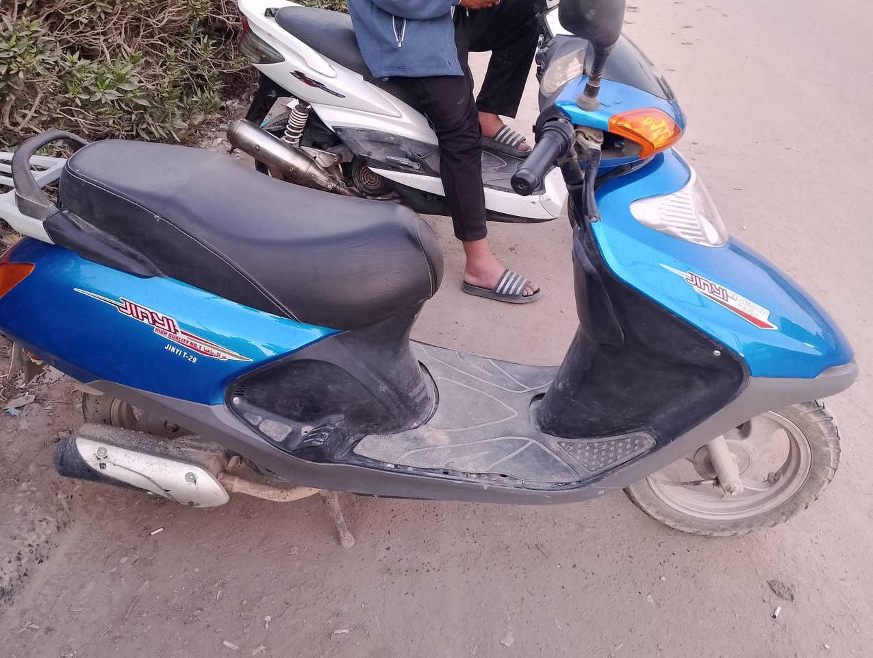 دراجه جنوه اخو الجديد مكفوله بابل الجزائر.السعر800وبيه مجال الاتصال على الرقم ‏‏.  ‪0776 582 4524‬‏ ..
