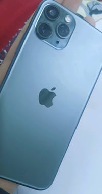 ايفون 11 برو • ٢٥٦ • كاميرا ورا مشكلة