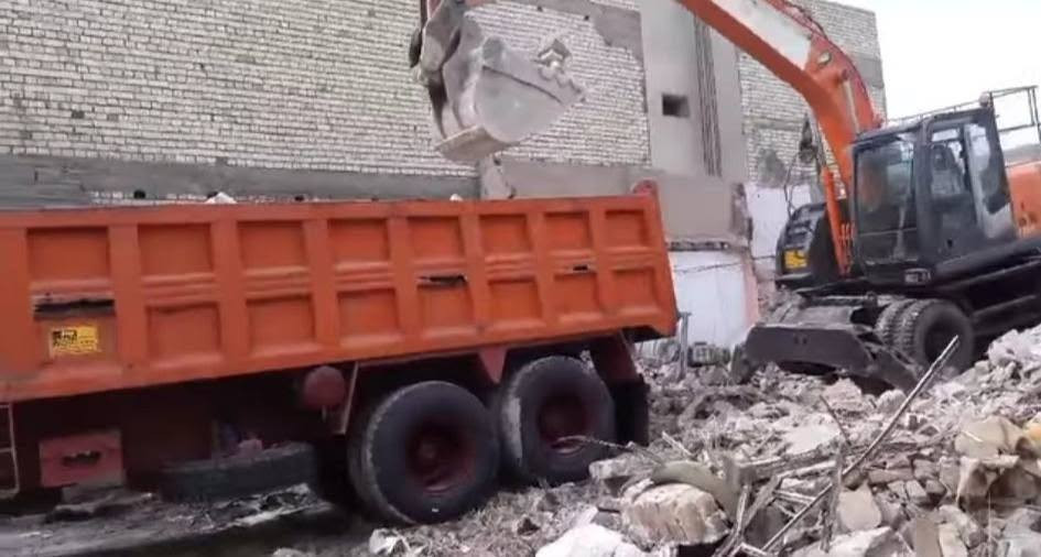 ناخذ بيوت تفليش حسب الاتفاق وبسعار مناسبه نسلمك كاع تفليش ورفع انقاذ ناخذ المواد اذا تفيد واجور بصيطه وذا المواد البي متفيد ناخذ بسعار مناسبه *********** كلشي علينه
