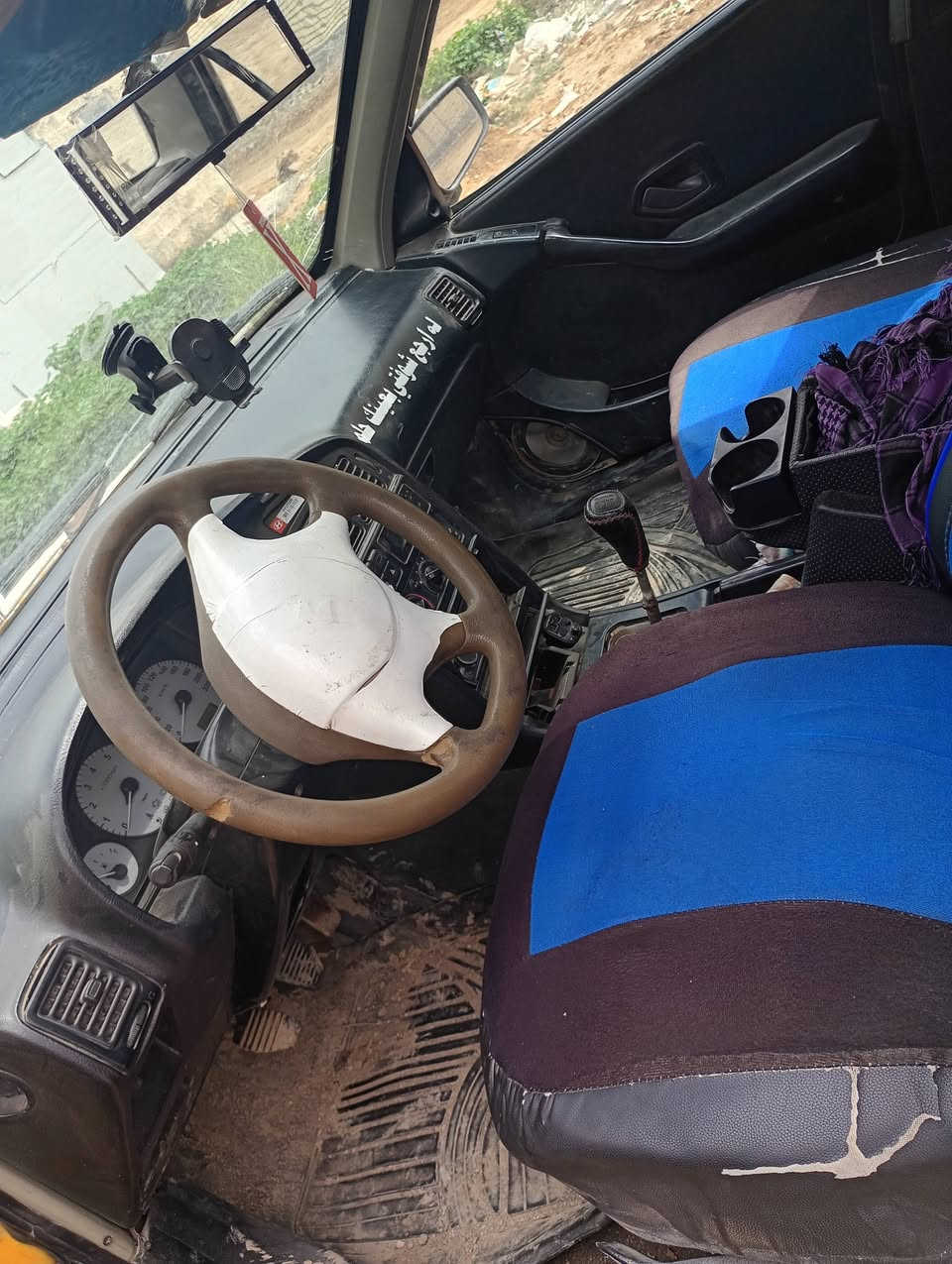 السلام عليكم ورحمة الله وبركاته بيجو روى للبيع رقم قادسيه صاحبه بدوانيه ماواصله سنويه ل27 سياره حلوه وجاهزه تبريد ودتفئ ويه سويج مكينه فرنسي مكينه وكير جدد شرط للعلم سياره يرادلها بس غسله ماغاسلها السعر ب15وبيها مجال للشراء الموشراي لايجي ويتعبني مكاني كوت قضاء الحي رقمي ***********خادم للشراي
