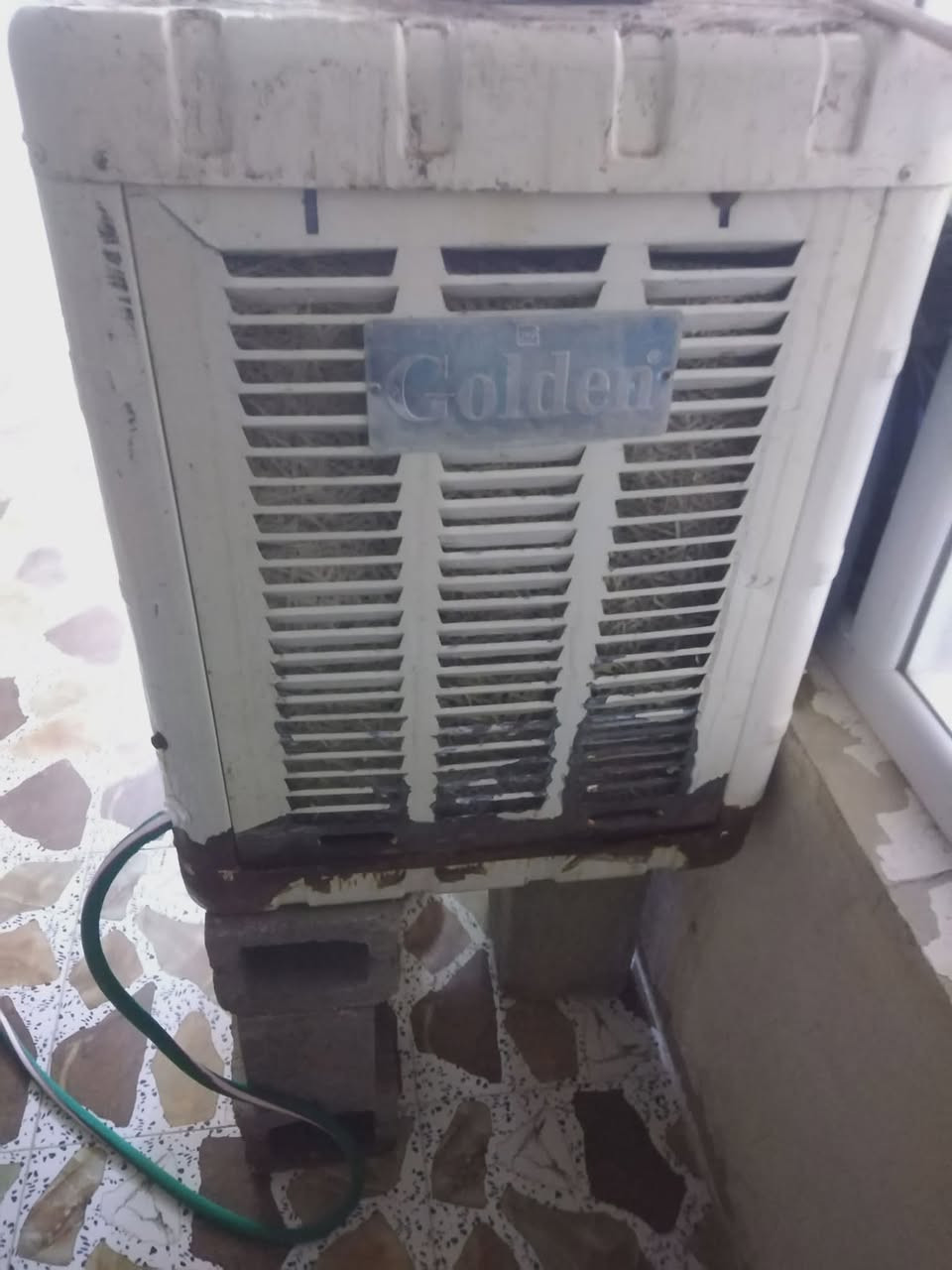 مبردات للبيع ثنينها ب 120
المبرده الحديد كامله وشغاله ماطور وغطاس وطوافه يعني بس تنصبها
والكمفيره ناقصها بس طوافه عنواني  هيت
***********
