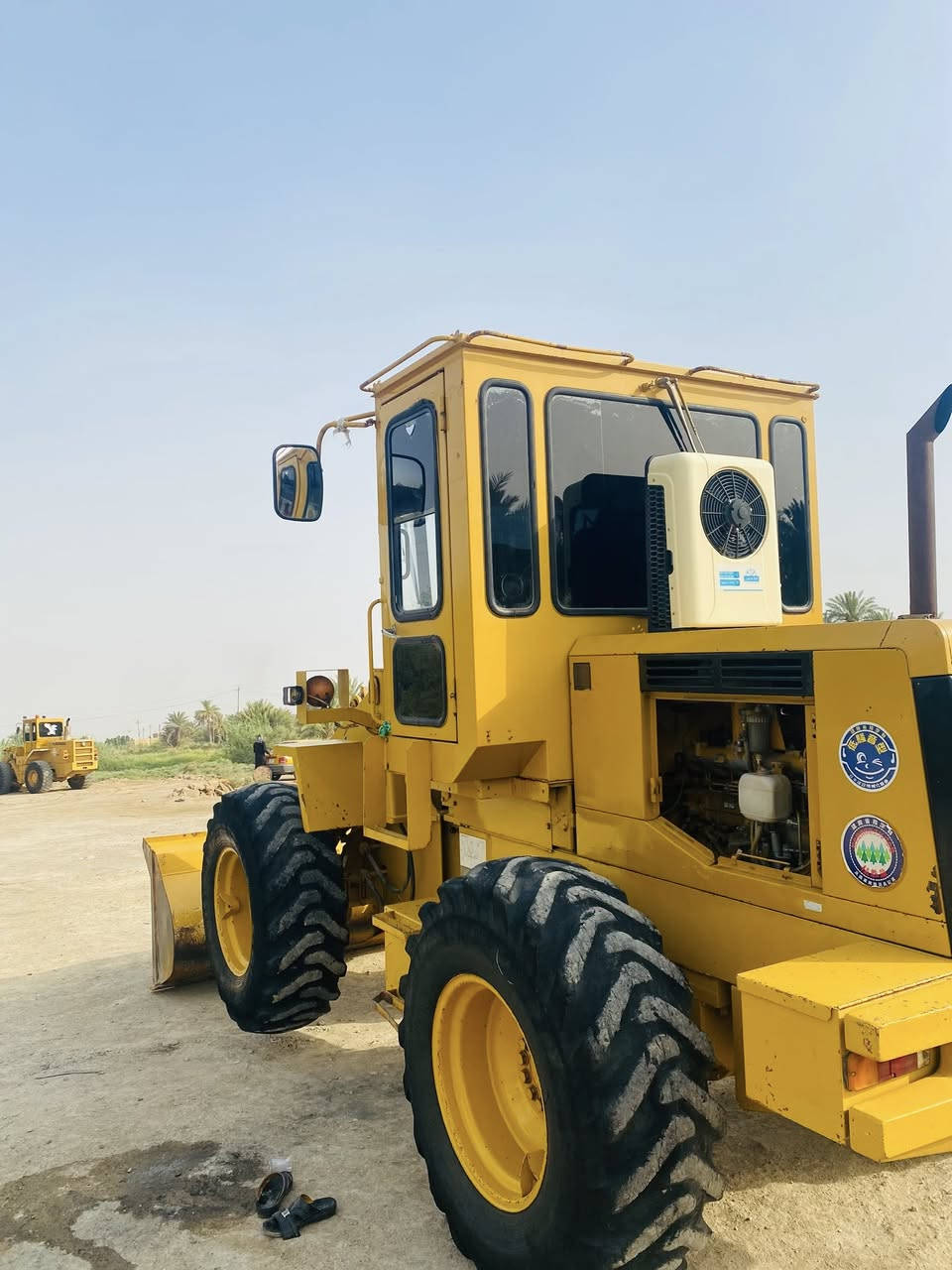 سلام عليكم شفل البيع  داش ثري مكينه بلاديه مامفتوح بيه برغي دخول جديد  حجم50 مكينه 6 سلندر  سعر 315 بيه مجال  مكان الدوانيه رقم الهاتف ***********
