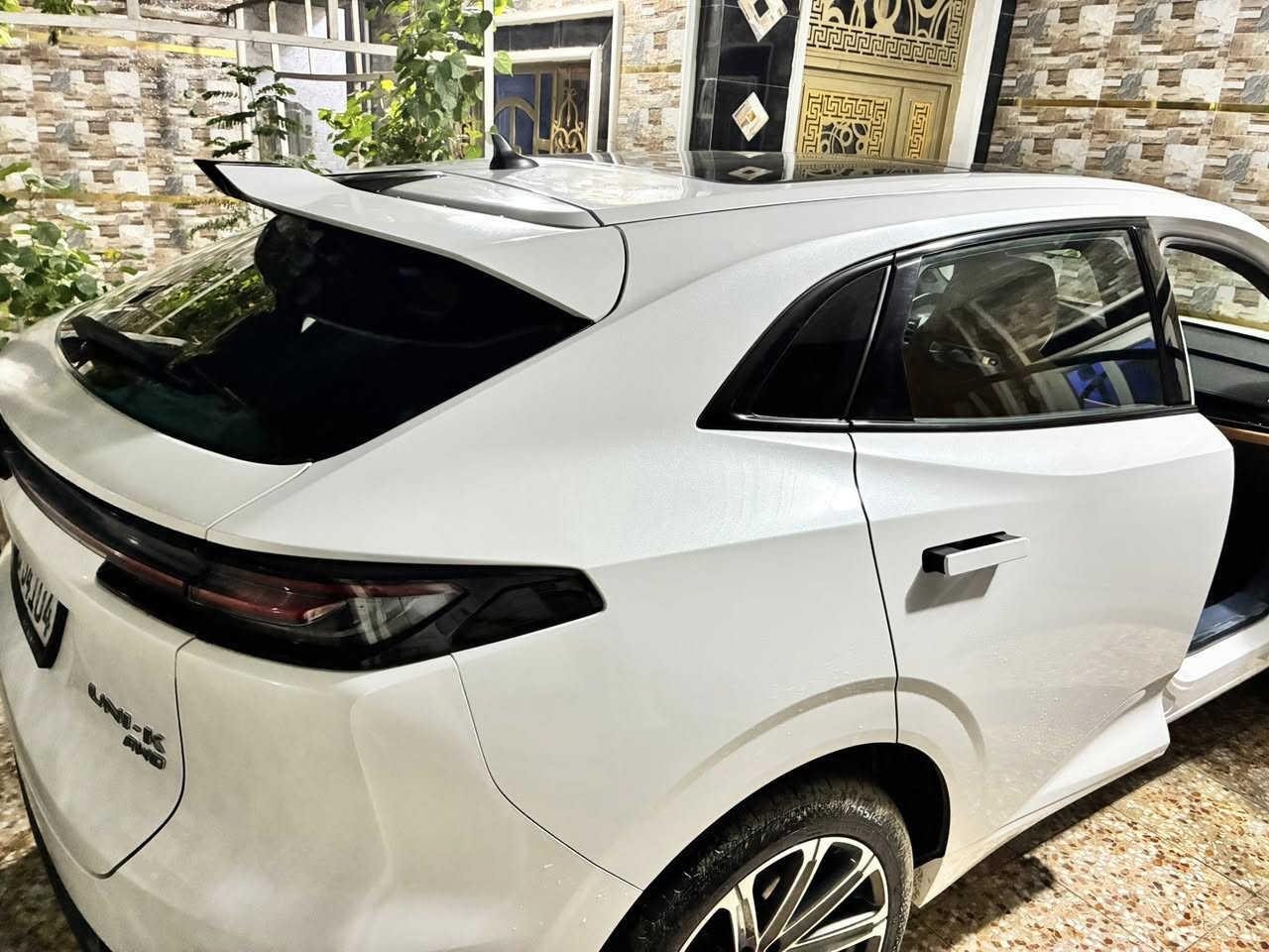 شانجان يوني كي2025  🚘
‏Changan Uni k 2025 ضمان البخيت .
مكان السيارة / محافظة الديوانية 

لون ابيض 

مكفولة من الضربه والصبغ 

🚘 مرقم بغداد 🚘 

📃 اليكم التفاصيل الآتية 👇🏻👇🏻

تسجيل DVR اثناء القيادة 

🚘 خليجي 

🚘 ماشية 13 الف كيلو فقط 

⚙️ حجم المحرك 2.0L Turbo

⚙️ مرتبط بناقل حركة أوتو 8 نمر

⚙️ يبلغ عزم الدوران 390 نيوتن / متر 

🐎 بقوة 233 حصان 🐎🐎

🔑 مفتاح التشغيل بصمة 

🔑 تشغيل عن بعد 

🪟 بانوراما 

🚗 فتح الصندوق كهرباء 

🚗 دفع رباعي AWD 

‼️ اريل نفكيتر 

📍حساسات أمامية 

📍حساسات خلفية 

💡لايت زينون + LED 

🔦️ بك لايت LED 

🚘 قبضات أبواب شفط

🚘 دخول بصمة ذكي 

🛞 حجم الاطار 265/45R21

🛞 ويل كب 21

🛞 4 دسك

🛞 حساسات ضغط الاطارات 

✨️ اشارة في المرايا الجانبية 

✨️ المرايا قابلة للطي كهرباء 

🌧 ماسحة خلفية 

🎈عدد AIR BAG 6

🚗 هاند بريك كهرباء 

🚗 ا ABS 

🖥 دشبول شاشة ديجيتال 

🖥 شاشة Apple Car play 

📷 كاميرا دوارة 

📷 4 كاميرات 360°

💡الانارة الداخلية LED 

⭕️ مقود جلد حياكة  

🛣 مثبت السرعة Cruise 

🎶 المودات والاوامر الصوتية 

🎶 ا Bluetooth / T YPCE 

🔋شاحن هاتف Wireless 

⚡️مخرج منفذ الطاقة 

🔍فحص نظام السيارة 

🚘 انارة داخلية LED محيطية 

💺تتسع المقصورة ل 5 ركاب

💺المقاعد جلد

💺حركة المقاعد الأمامية كهرباء 

💺 تدفئة وتبريد المقاعد الامامية

💺ذاكرة مقعد السائق

💺تجاوي متحركة 

👶 مثبت مقعد الطفل ISOFIX 

❄️ تبريد شاشة 

❄️ قطعتين تبريد

🚘 أوضاع القيادة Drive Mode 

🧱 أوتو بريك ‼️

 🧱 رادار

⛷️ نظام مانع الانزلاق 

⛰️ نظام نزول المنحدرات 

🥤النظام الصوتي SONY

🚘 دبل اكزوس 

🚘 تطعيم الدواخل ألمنيوم

السعر 37 مليون دينار عراقي ( محجوزة للمصرف الزارعي بااسمي )  ***********
