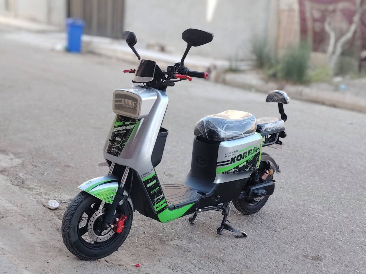 سلام عليكم دراجه ار ٧ الدراجه مزوده بطاريه ليثيوم عقل رياضي ٧٢ فولت يدات رياضي مرايات جانبية رياضي الدراجه شلعه معدل تخبل ونظيفه الشراي يطب خاص ويدلل َ مكاني كركوك هذا رقمي  شراي خابر  ***********
