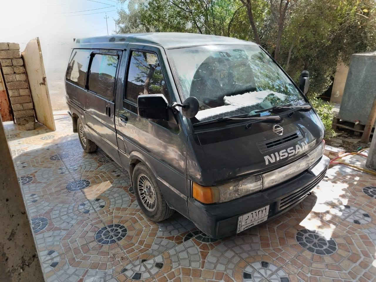 للبيع نيسان باص ٩ راكب رقم ألماني كوبون بنزين شرط التحويل محرك كير كله بشرط *********** سعر ٣٠ وبي مجال
