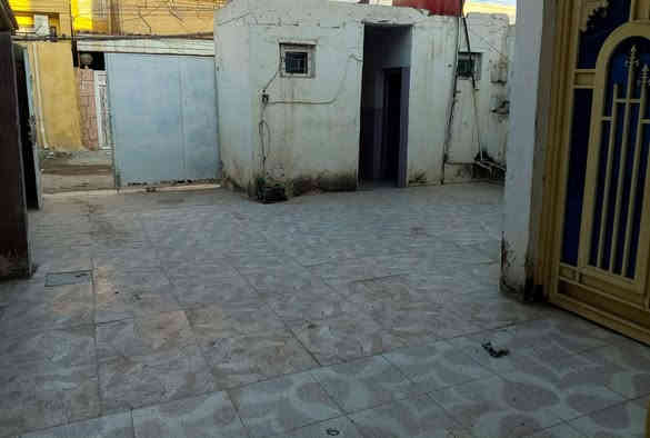 ♦️دار للبيع مساحته 180مترنظيف جدا♦️
يحتوي على غرفتين نوم وهول ومطبخ واستقبال وصحيات داخلية وخارجية
♦️وگراج كبير جداً♦️
⬅️مبني من البلوك 
⬅️السقف صب كونكريت 
⬅️الأرضية والجدران سيراميك 🟥
♦️نوع العقار طابو زراعي ♦️
♦️مرقم من قبل البلدية♦️
♦️في الشارع الرئيسي وليس فرعي ♦️
السعر//47 مليون وبي مجال           
العنوان//كوت حي الحكيم الاولى شارع مجمع الخيرات                 ♦️♦️بنفس الشارع وليس فرع♦️♦️
للاستفسار الاتصال على الارقام التاية 
***********الاتصال
***********الاتصال
