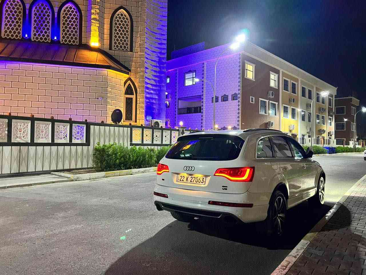 اودي Q7 2013 دزيل فول مواصفات  SLine

بانورما

دبلات جوبلس تحكم بالارتفاع والنزول خمس وضعيات

جنطة كهراء

اشاير مري

سبعة راكب

كشنات كهربائي + خزن كشن السائق تدفئة كشنات امامي خلفي

تحكم بجميع الأوامر عن طريق الموس اظهار بالشاشة بصمة + سويج

بردات ابواب الخلفية + الصندوق

الصندوق كهربائي

تبريد اربع قطع تحكم منفرد بكل راكب صوت ستيريو + دمام

حساسات امامي + خلفي

بصمة ابواب + جنطة

دخول ذكي

وبعد هواي مواصفات

السعر ١٣٠ $ 
للاستفسار الاتصال على *********** أربيل, العراق
