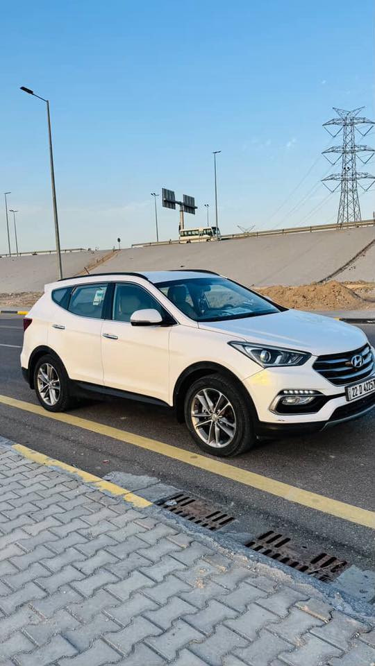 سلام عليكم سنتافي للبيع موديل 2018 خليجي 4 سلندر كير محرك كله كفاله مكفوله من الضربه والصبغ والتبديل رقم اربيل سنويه جديده تريد وكاله تريد تحويل مكان السياره البصره  سعر 175  رقم صاحب السياره ***********
