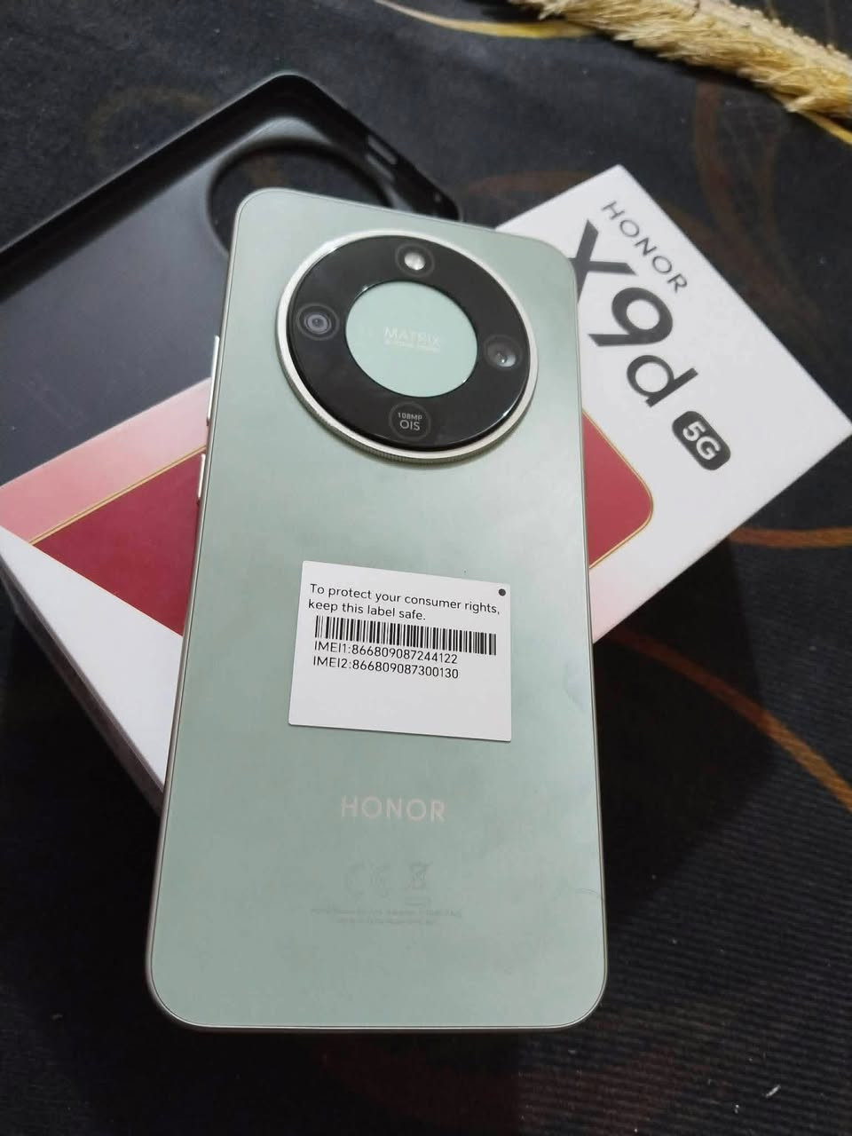 سلام عليكم شباب honor x9d لون اخضر مستعمل اسبوعين نضيف وياه كامل ملحقاته سعره 430 شامل التوصيل الكل العراق 
الاتصال على رقم الهاتف : ***********
