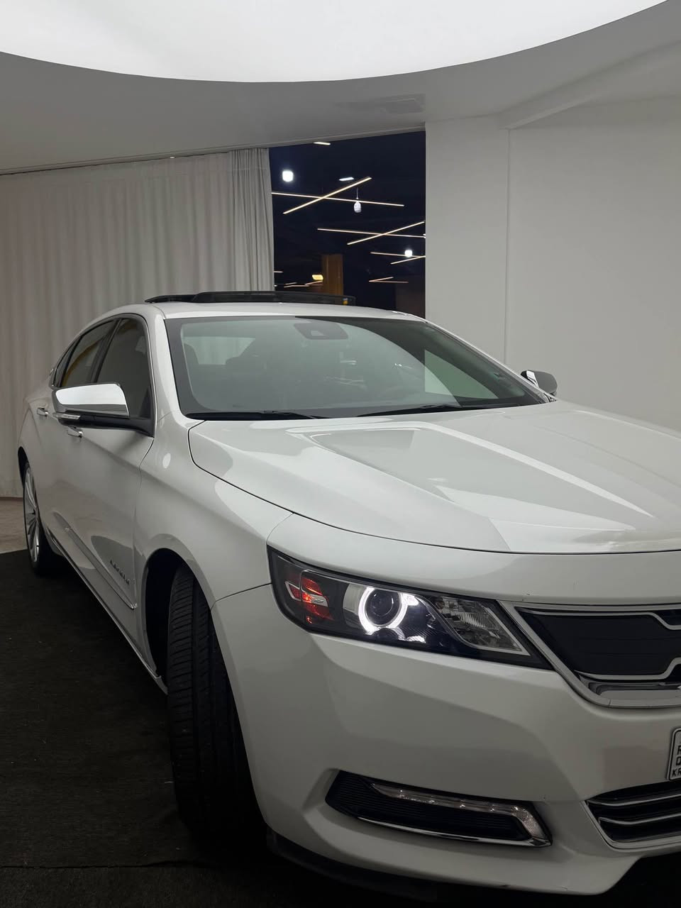 سڵاو 
Impala 2019
مواسەفاتی پریمەری کۆنفیدێنس زۆر کەم هەیە لەم مواسەفاتە سەیارەکە زۆر جوان و لۆکک ماوەتەوە
مواسەفاتەکانی کە لە پیرمەرێکی ئاسایی زیاترە
پانۆراما و ویلی 20ئینج و عەتەری پەپولە
کوشن سارد و کوشن خەزن هەرسێ ئەوێنەی دژە فول و راداری پێشەوە داتاشۆ و خەتی جادە و سوکان هیتەر و سوکان خەزن و سوکانی جولانی بە کارەبا  لەگەل بەگ ئەوێناکان یەنە خوار  لەمە فول تر نیە لە ئیمپالا ئەم مواسەفاتەنەی لە پیرمەری ئاسایی زیارە جگە لەوەی خۆی کوشن هیتەر و قاسە و سپیکەری بۆس و هتد. چوار تایەی لۆک دو رۆژە خراوەتە سەری لایتی ٤٠٠$ لێ دراوە و زۆر جوان بەهێز کراوە لەگەل چواری ئەلقەکان زەرد ئەبن تەنها ٤٨ مایل رۆشتوە. سندوقی گۆراوە بە بیلاد لەگەل یەک بست کارت و لە نوکی بۆنیتەکەی  دو پەنجە ساردی هەیە سەیارەکە زۆر تایبەت و جوانە  ***********    *********** نرخی 215 وەرەقە و مەجال السليمانية, العراق
