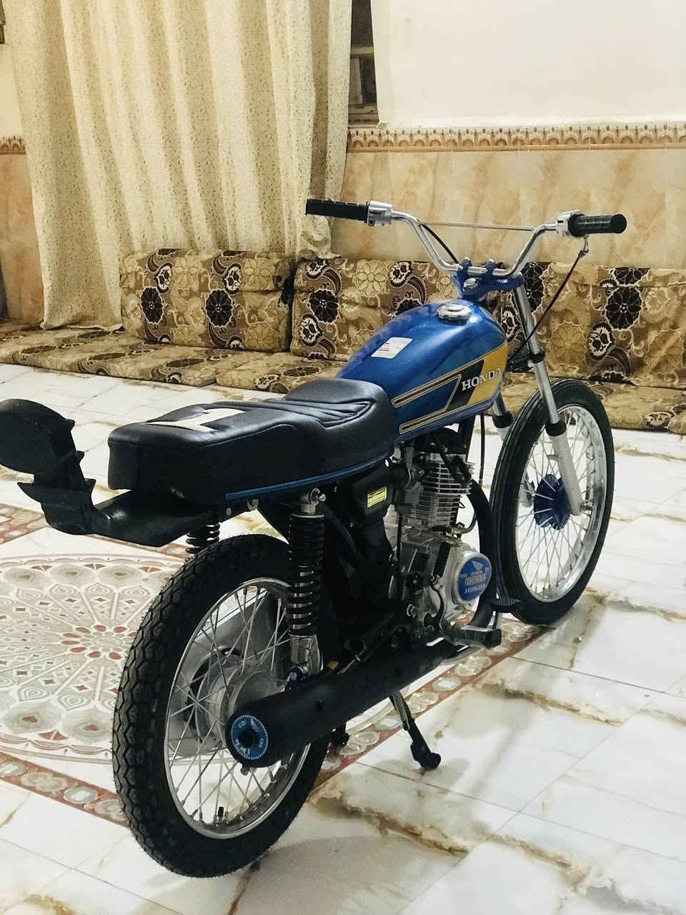 صارلي يومين من شديتها كلك شاصي جديد ***********متواجدً خاص 26 ساعه 😅😂
