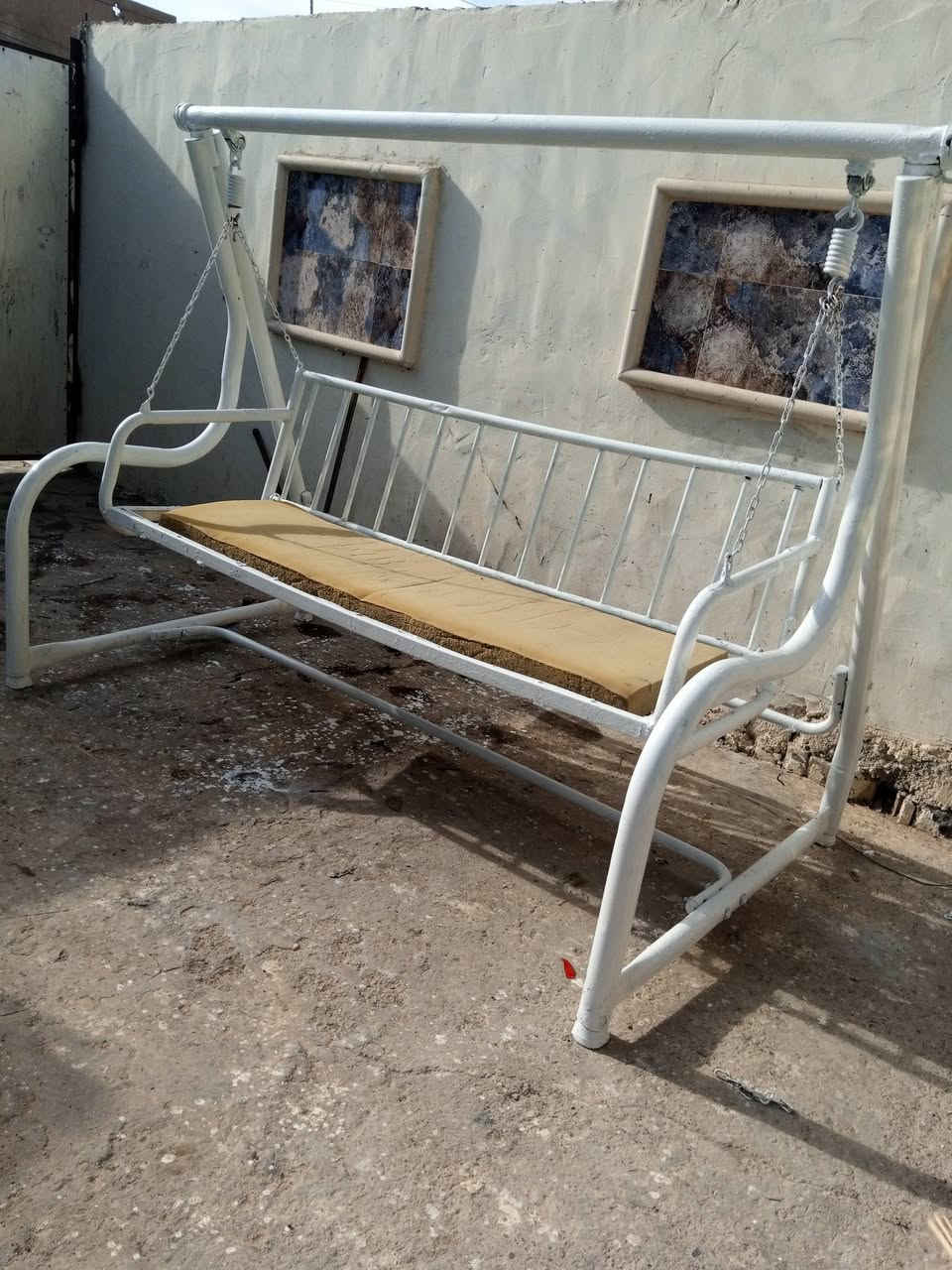 مرجوحه للبيع العرض مترتين الرتفاع 175 الكرسي 180 الطول الستفسار على رقم ***********.  ***********. السعر 100
